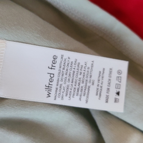 NWOT aritzia wilfred tiny dress sage frost M - Picture 9 of 11